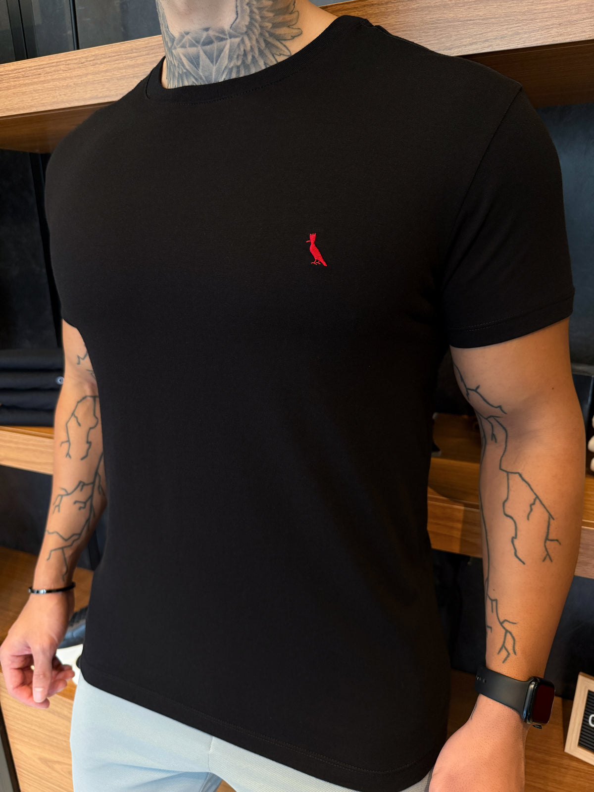 Camiseta Reserva Logo Peito Vermelho - Preta