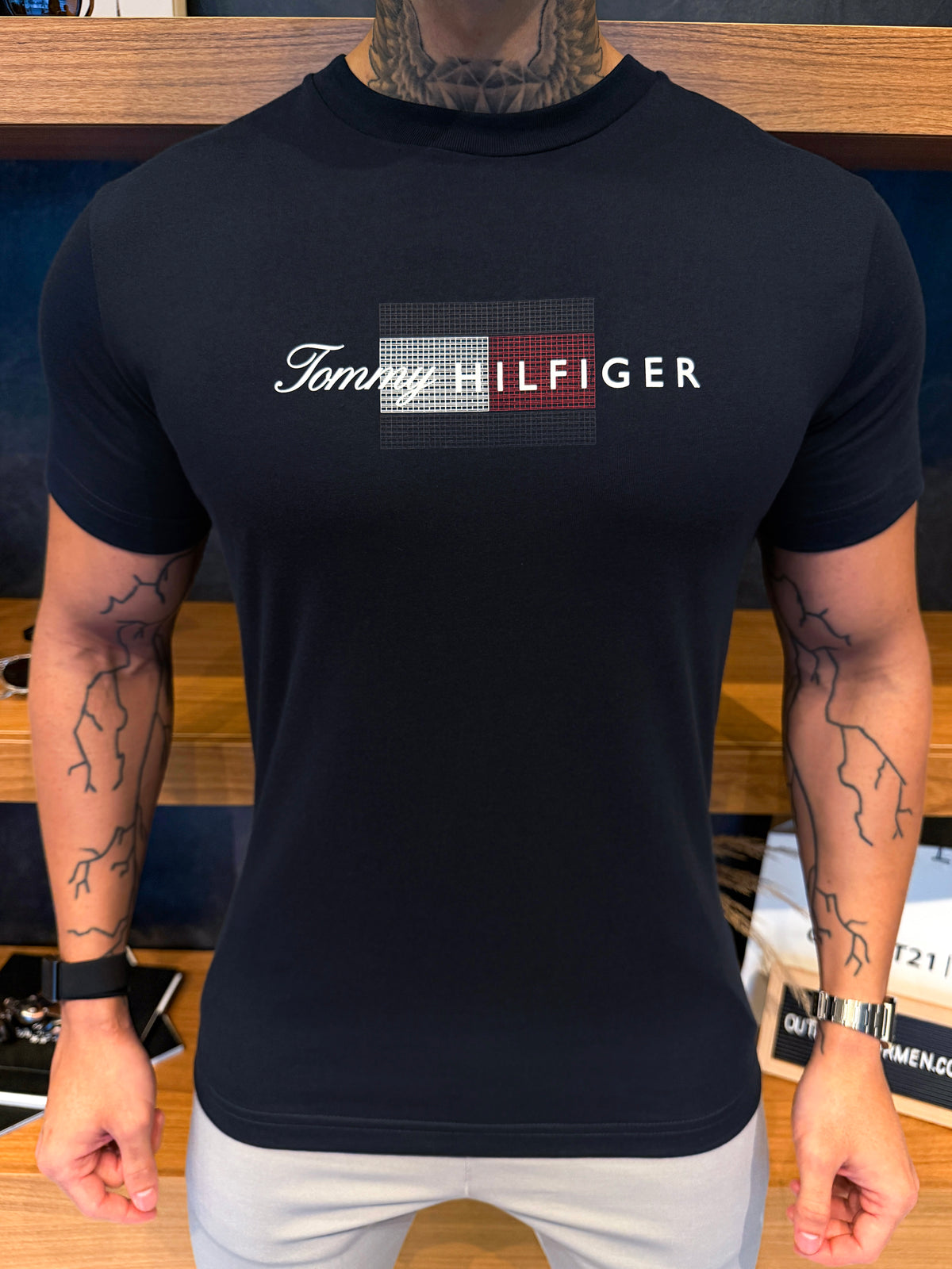 Camiseta Tommy Hilfiger Graphic - Marinho Night