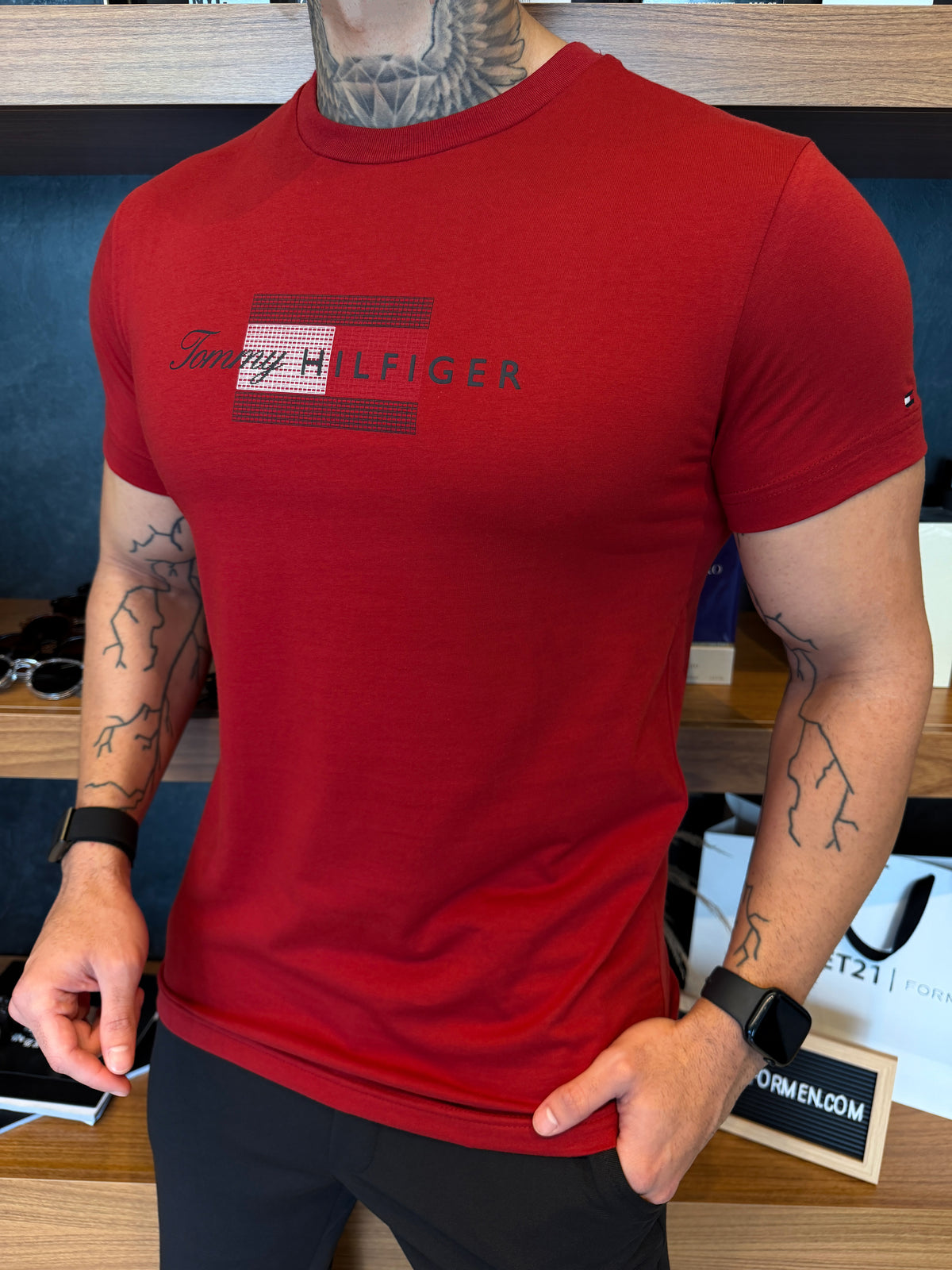 Camiseta Tommy Hilfiger Graphic - Vermelha