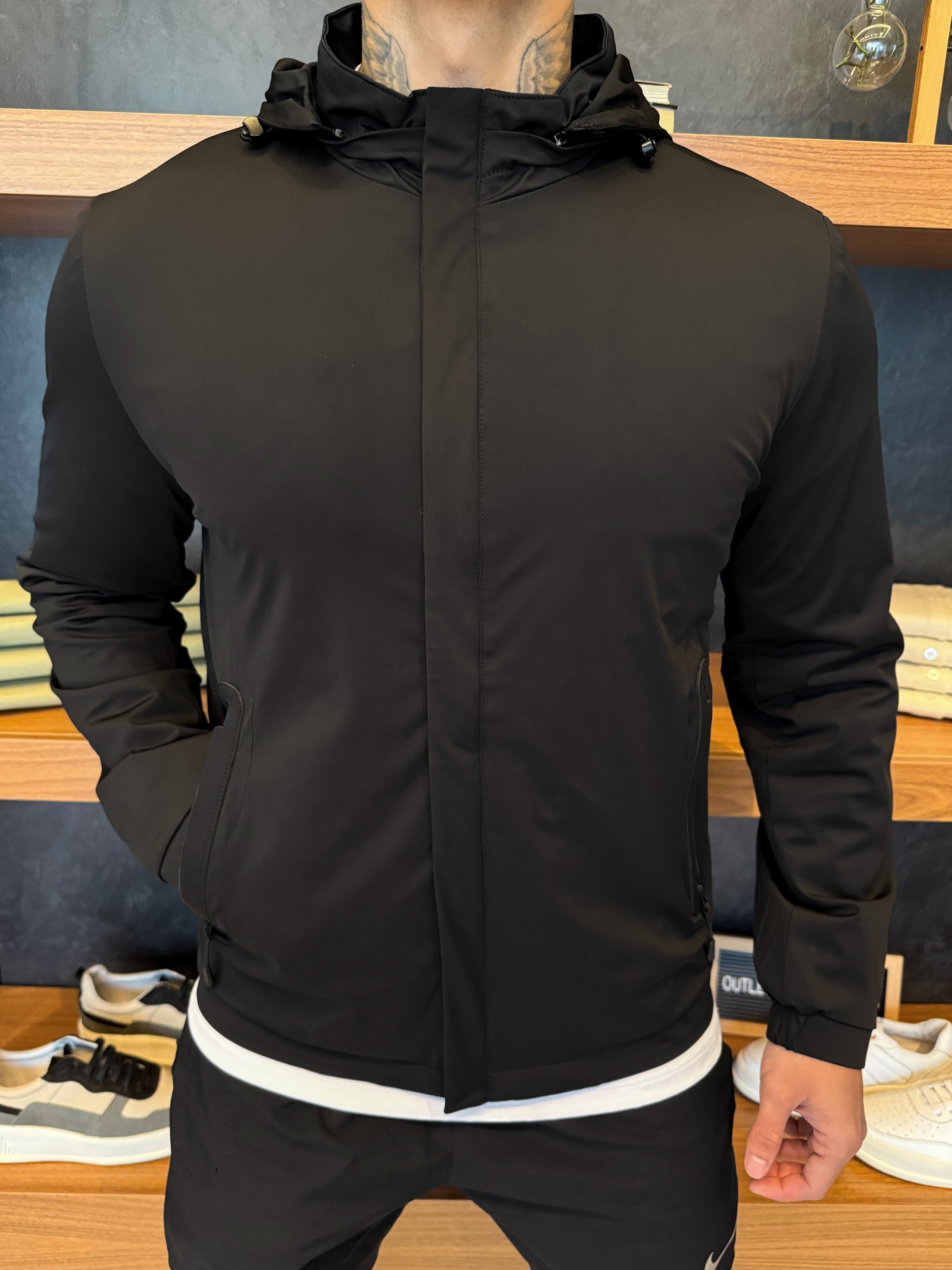 Jaqueta Corta Vento Impermeável - Preta