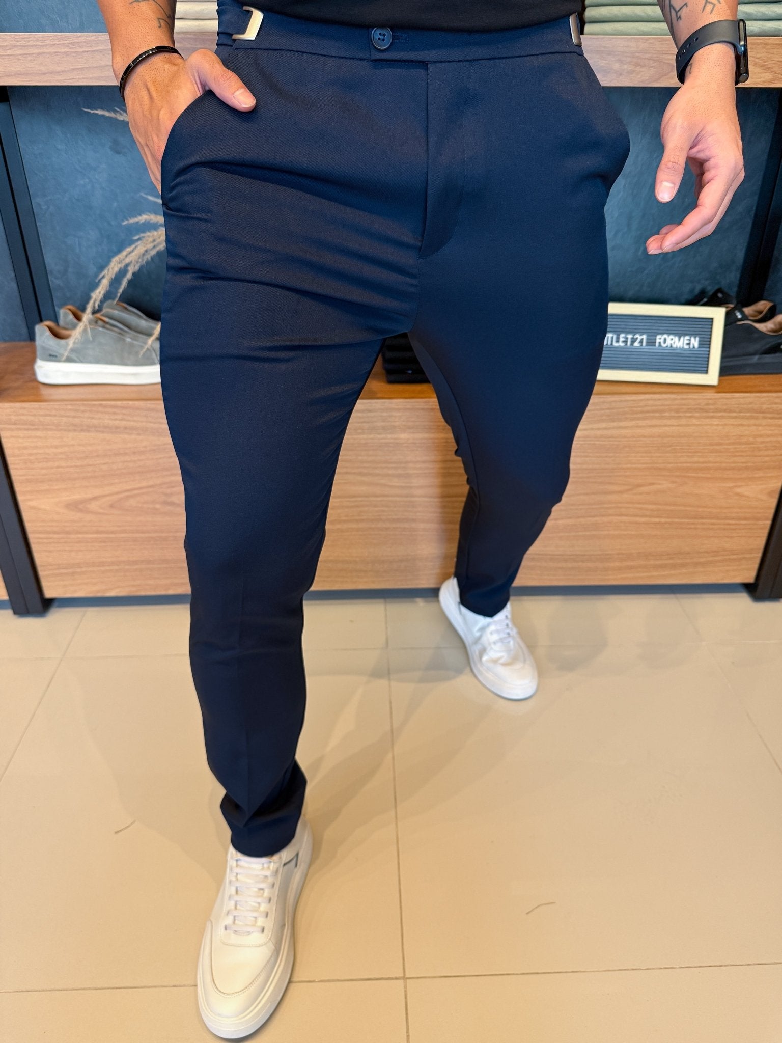 Calça Alfaitaria Italiana com Ajuste em Fivela - Marinho