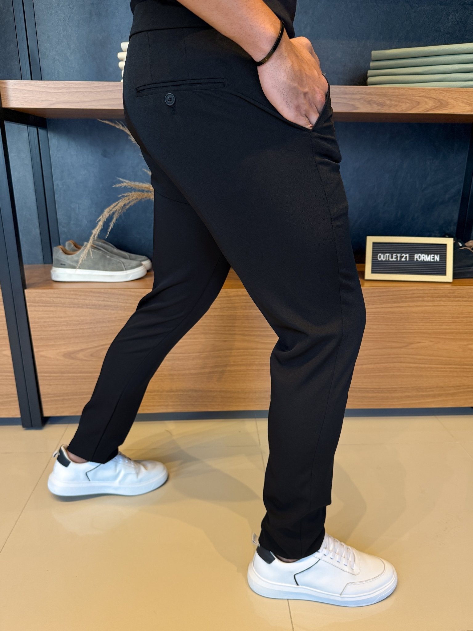 Calça Italiana Alfaitaria Preta C/ Ajuste Fivela Lateral