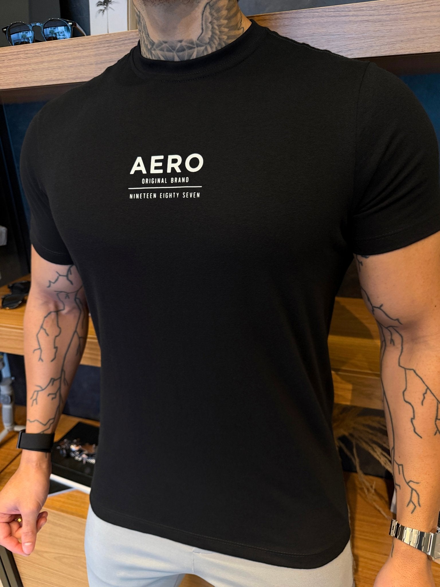 Camiseta Aeropostale Nineteen Eighty Seven - Preta