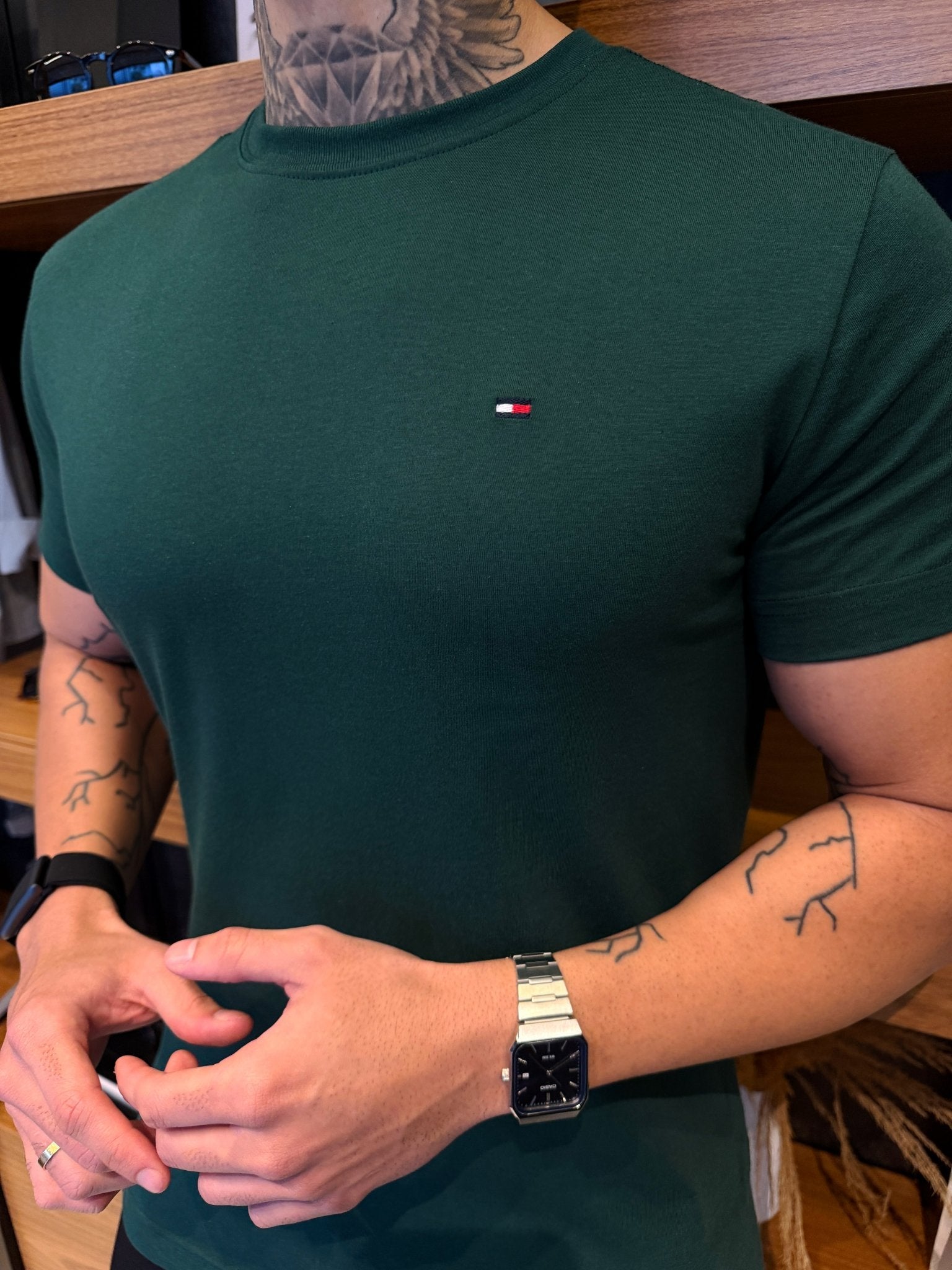 Camiseta Tommy Hilfiger Essential Regular Fit - Verde Escuro