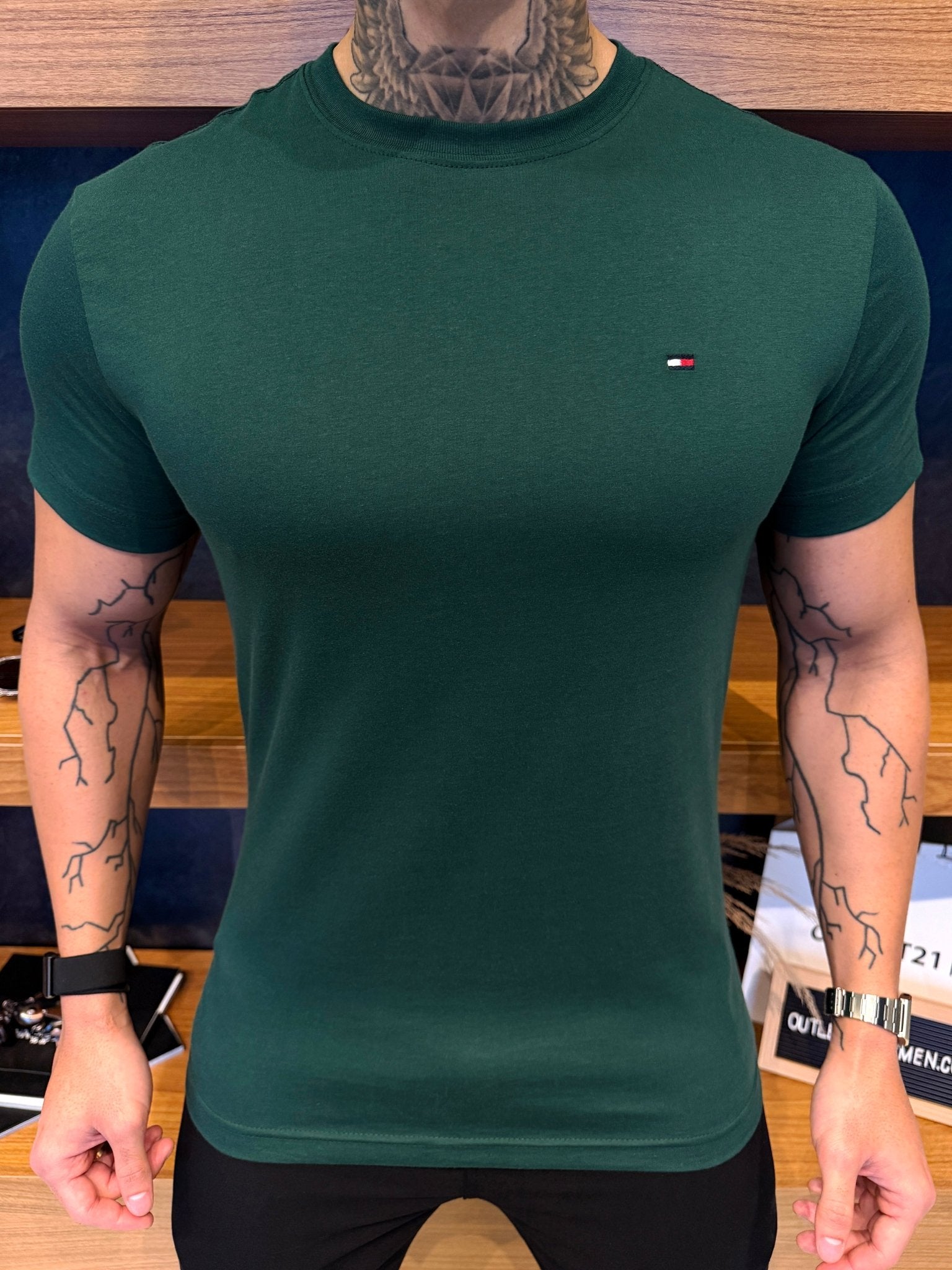 Camiseta Tommy Hilfiger Essential Regular Fit - Verde Escuro
