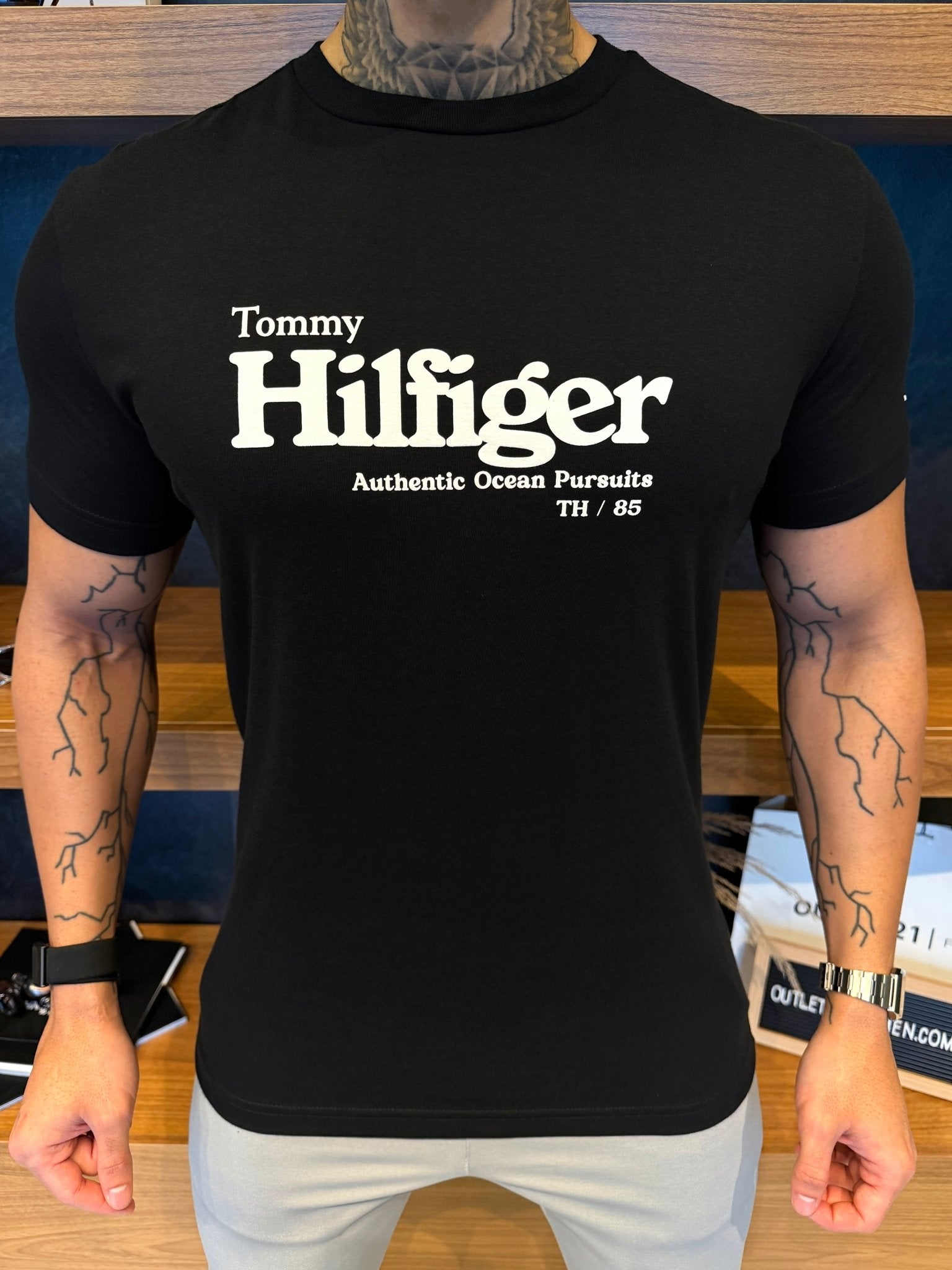 Camiseta Tommy Hilfiger Nautica Chest - Preta