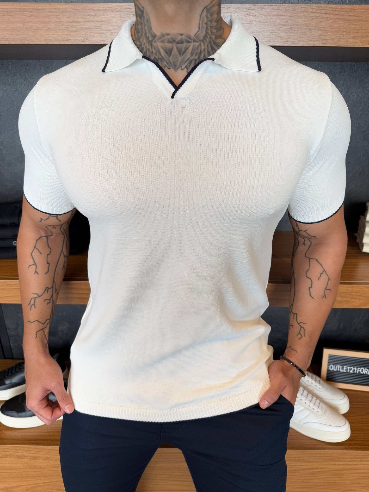 Polo Siena Tricot Detalhe na Gola e Manga - Branca