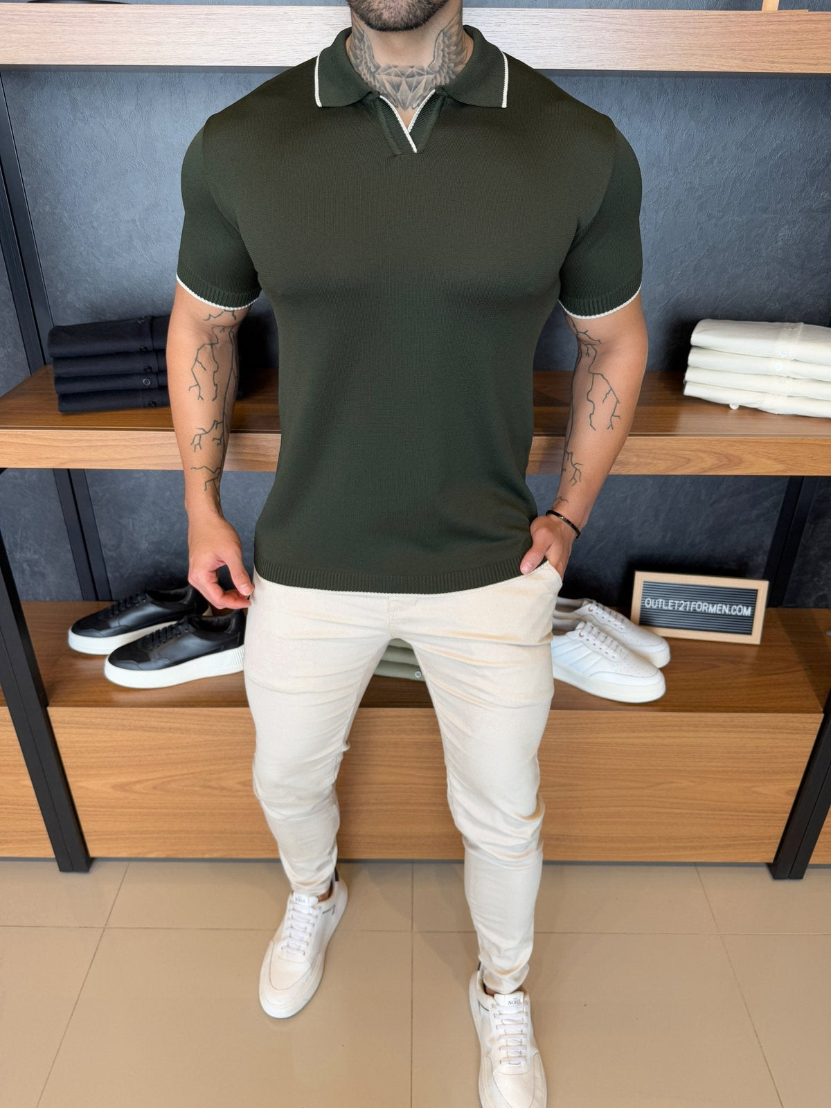 Polo Siena Tricot Detalhe na Gola e Manga - Militar