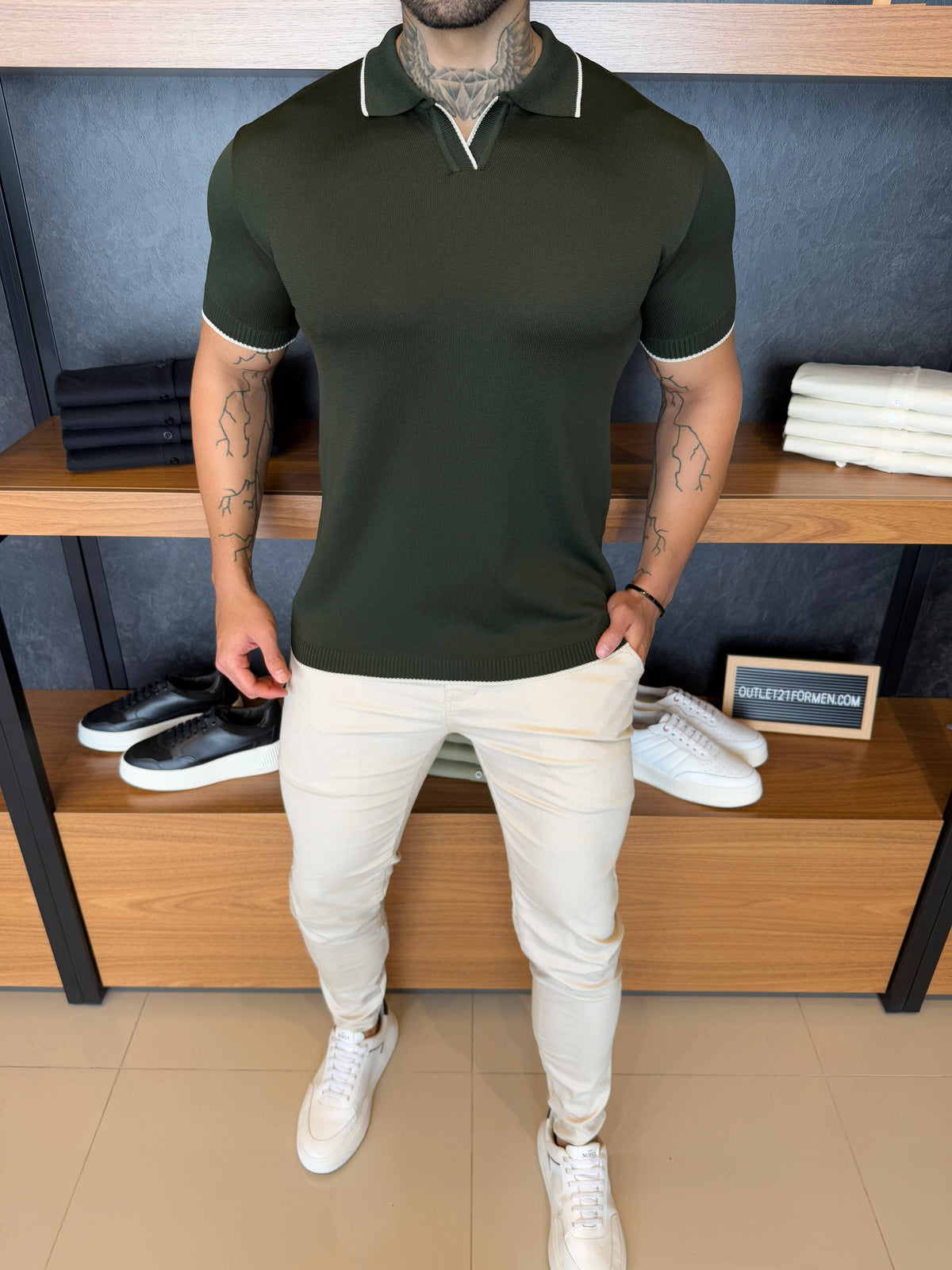 Polo Siena Tricot Detalhe na Gola e Manga - Militar