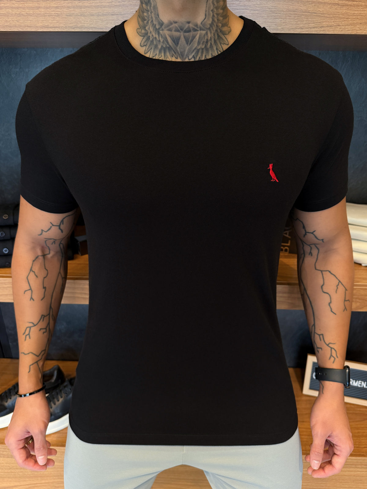 Camiseta Reserva Logo Peito Vermelho - Preta
