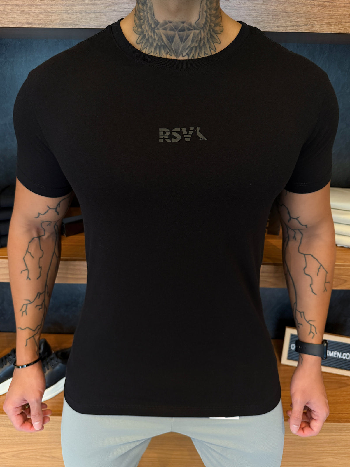 Camiseta Reserva Logo Central - Preta