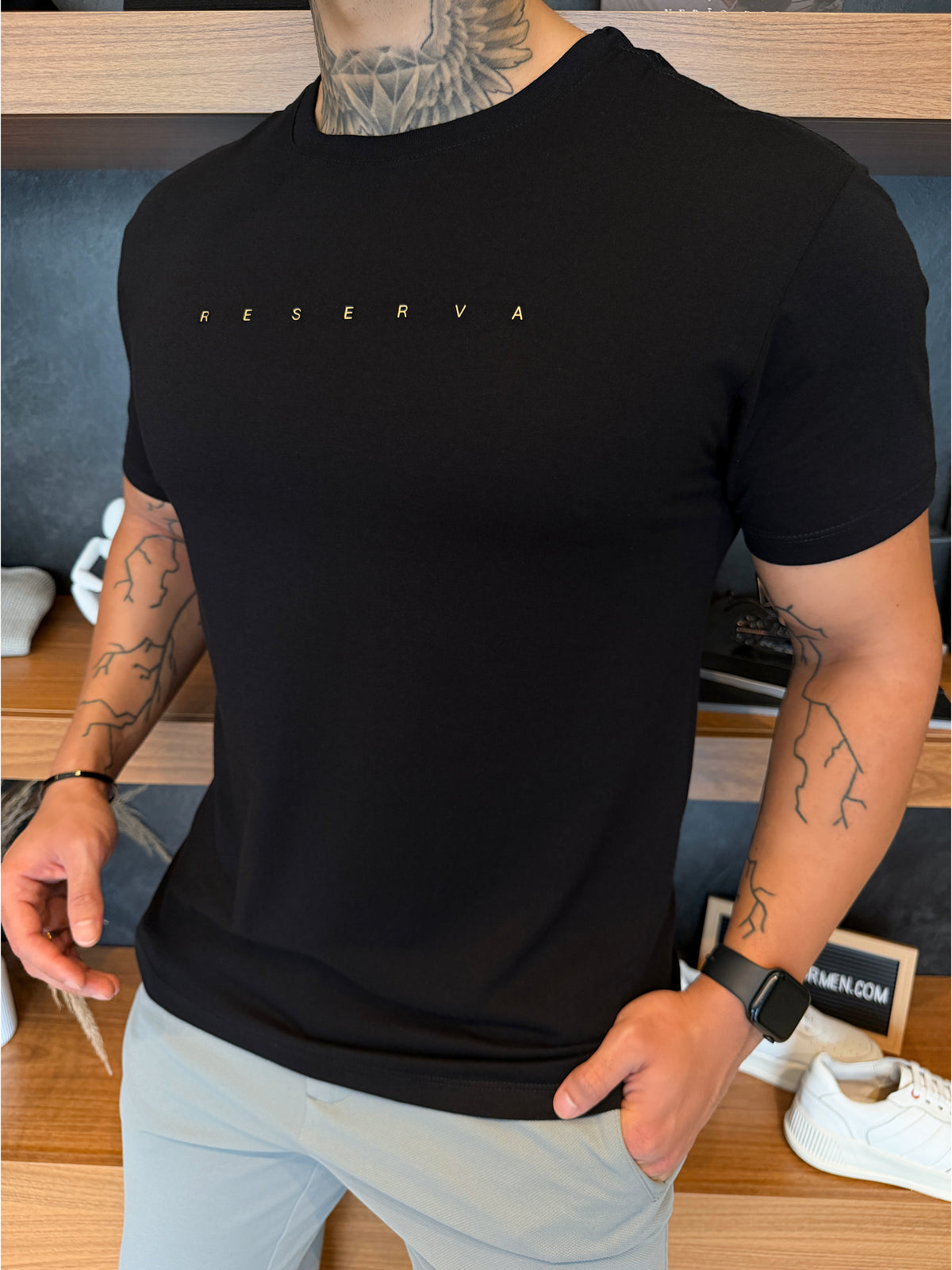 Camiseta Reserva Escrita Central Gold - Preta