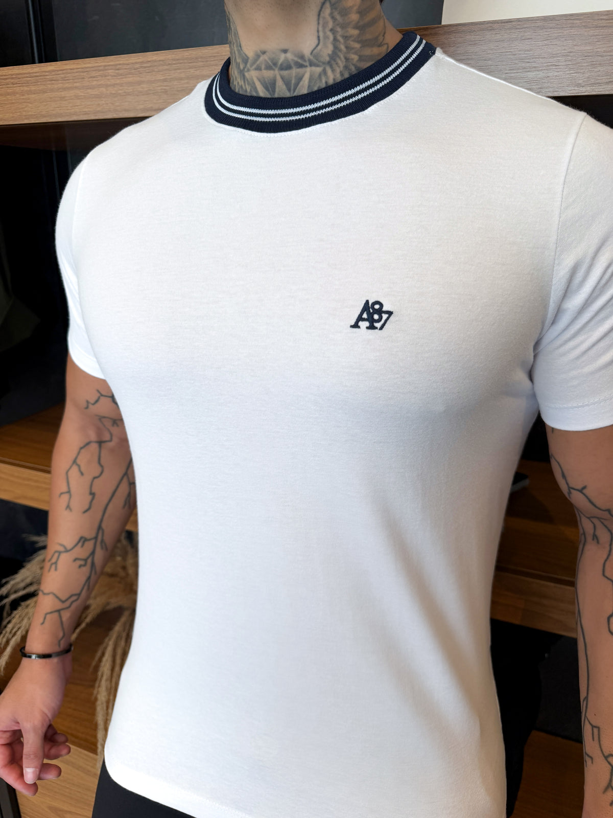Camiseta Aeropostale Detalhe Gola - Branca Ref: 0161