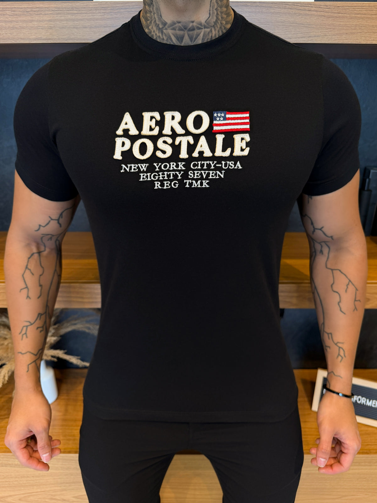 Camiseta Aeropostale Escrita Alto Relevo - Preta Ref: 0133
