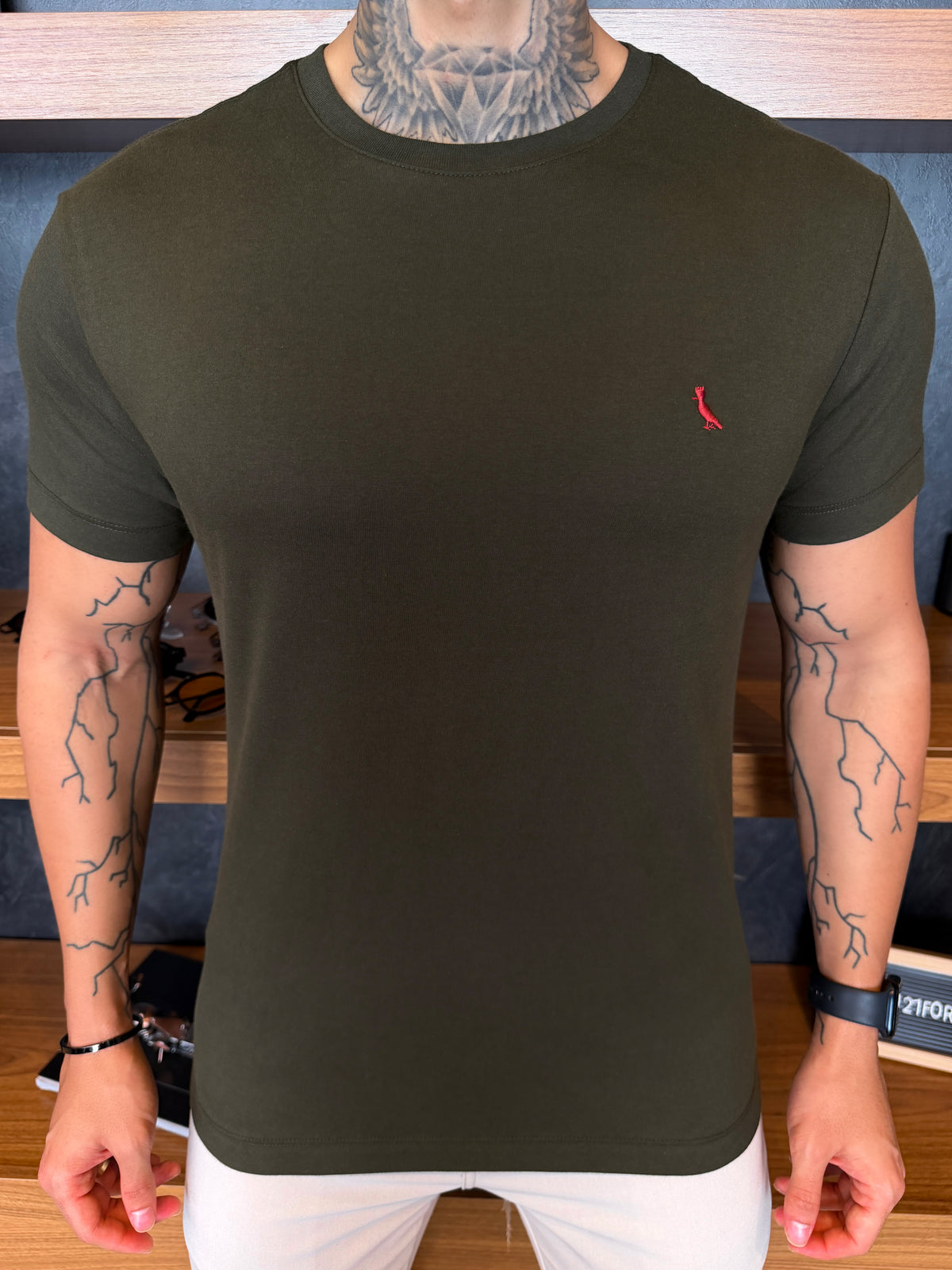 Camiseta Reserva Logo Peito Vermelho - Musgo