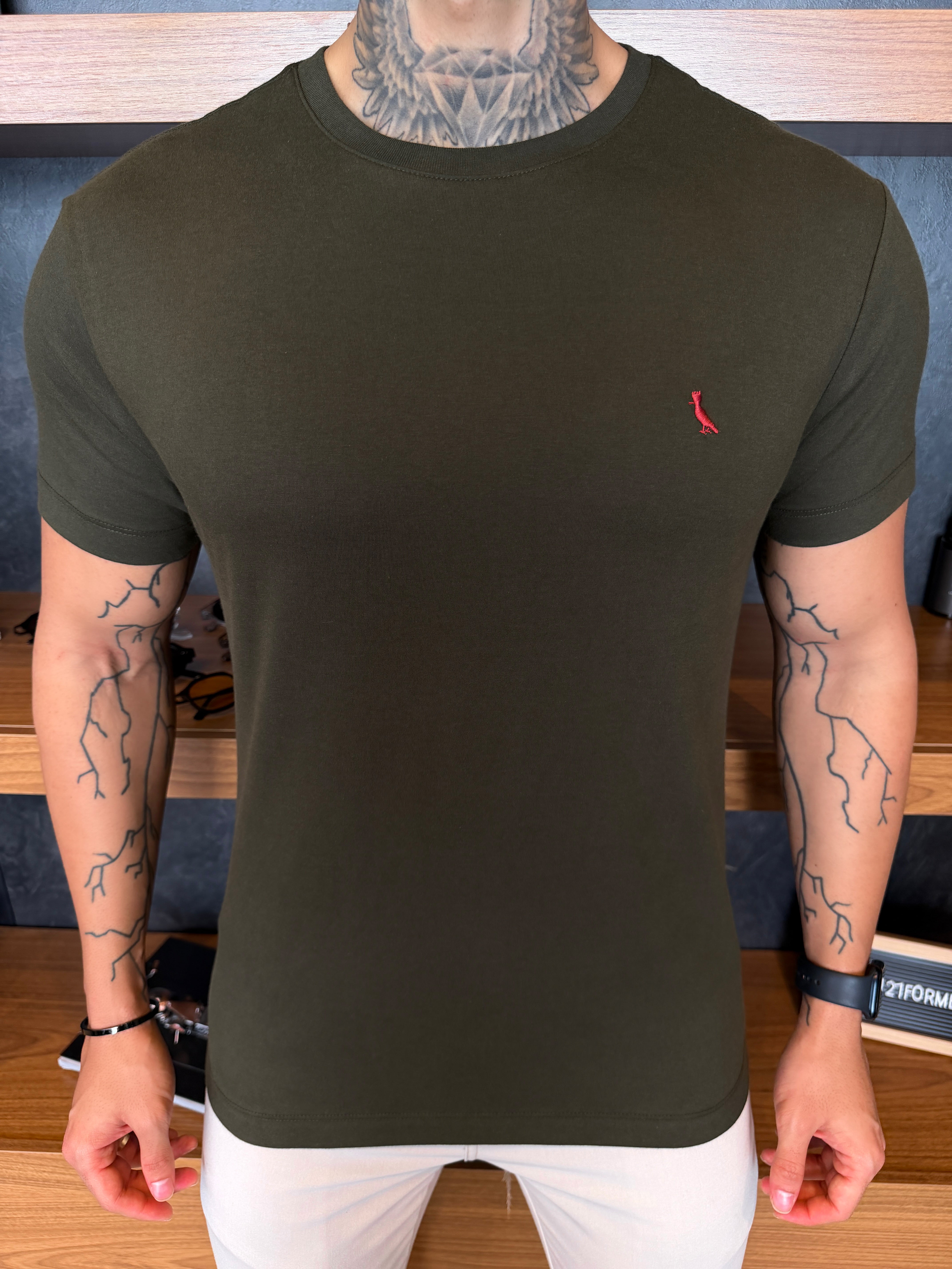 Camiseta Reserva Logo Peito Vermelho - Musgo