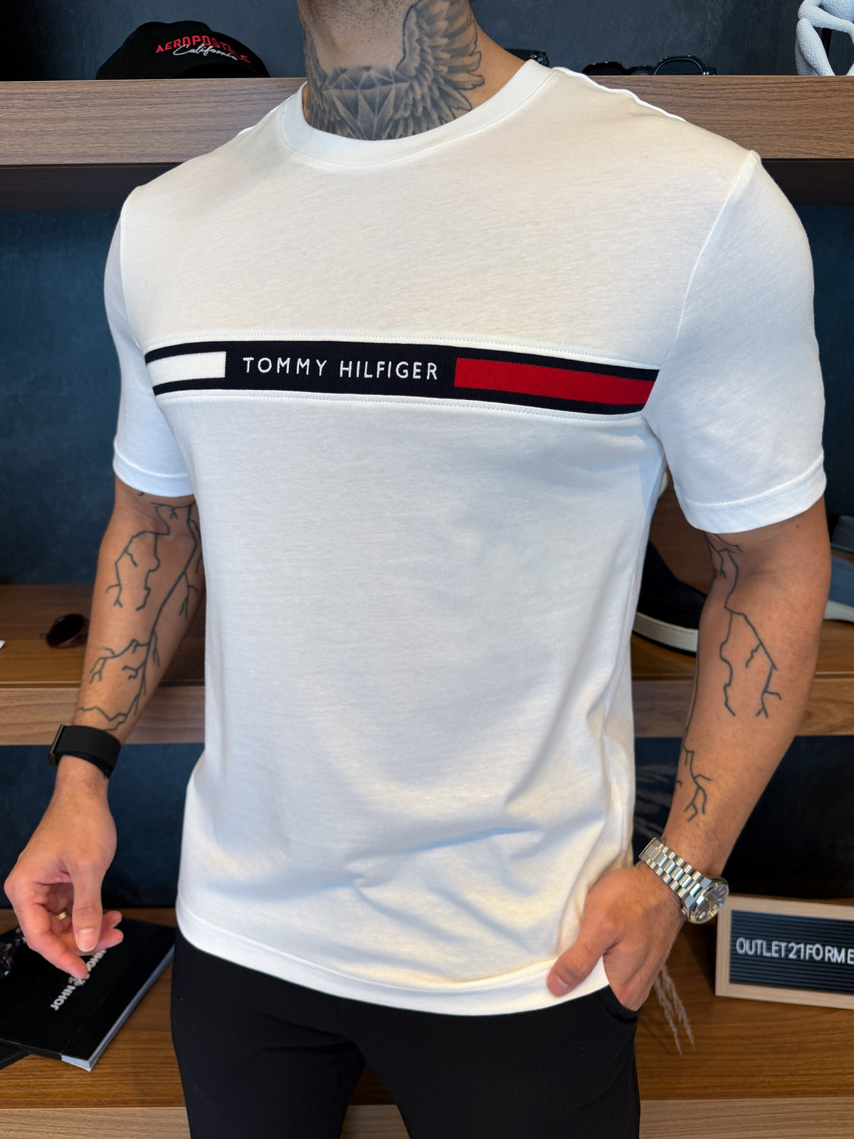 Camiseta Tommy Hilfiger Faixa Colors Regular Fit - Branca