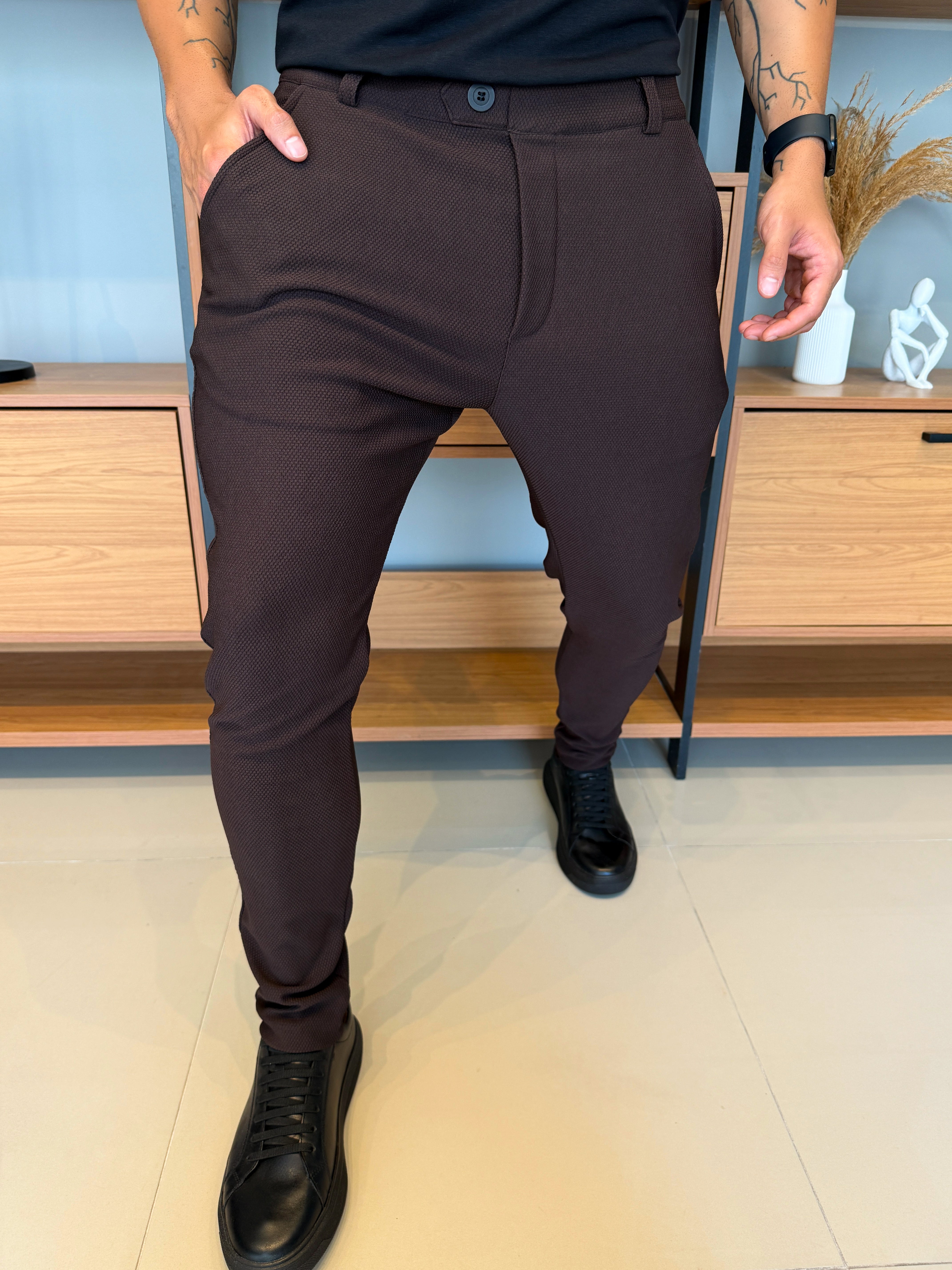 Calça Granitto Marrom Modelo Texturizado Sem Zíper