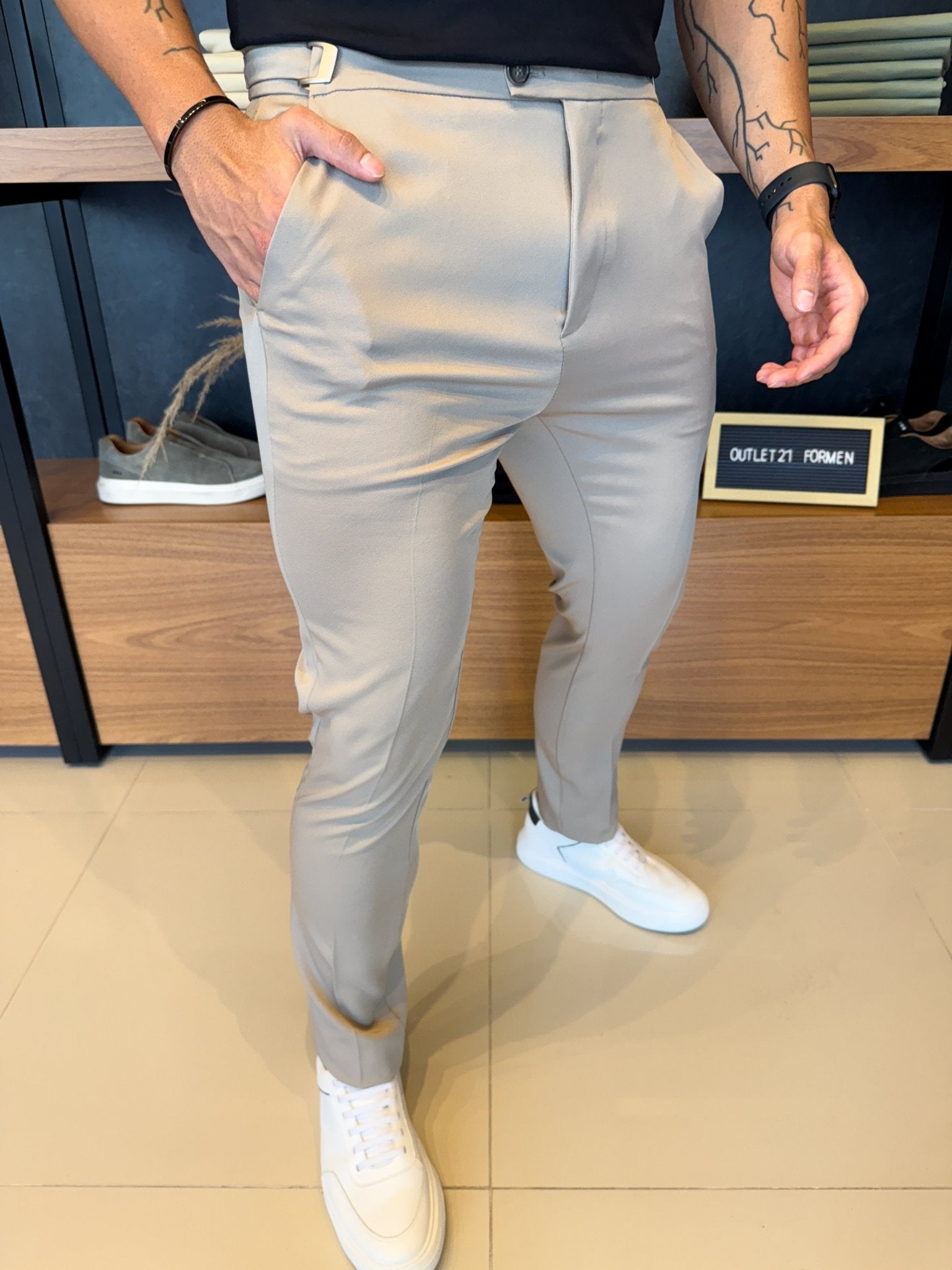 Calça Italiana Alfaitaria Khaki C/ Ajuste Fivela Lateral