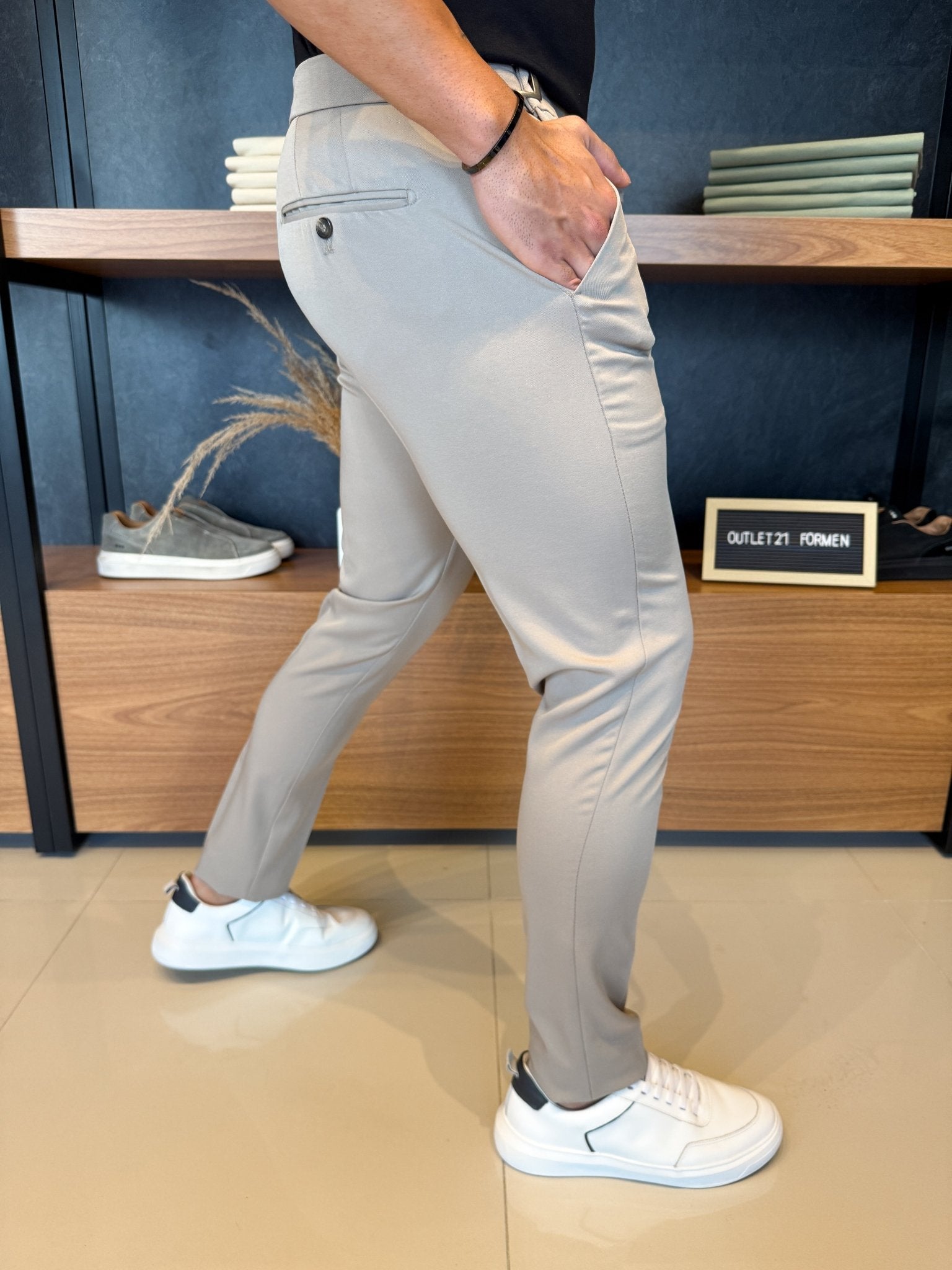 Calça Alfaitaria Italiana com Ajuste em Fivela - Khaki