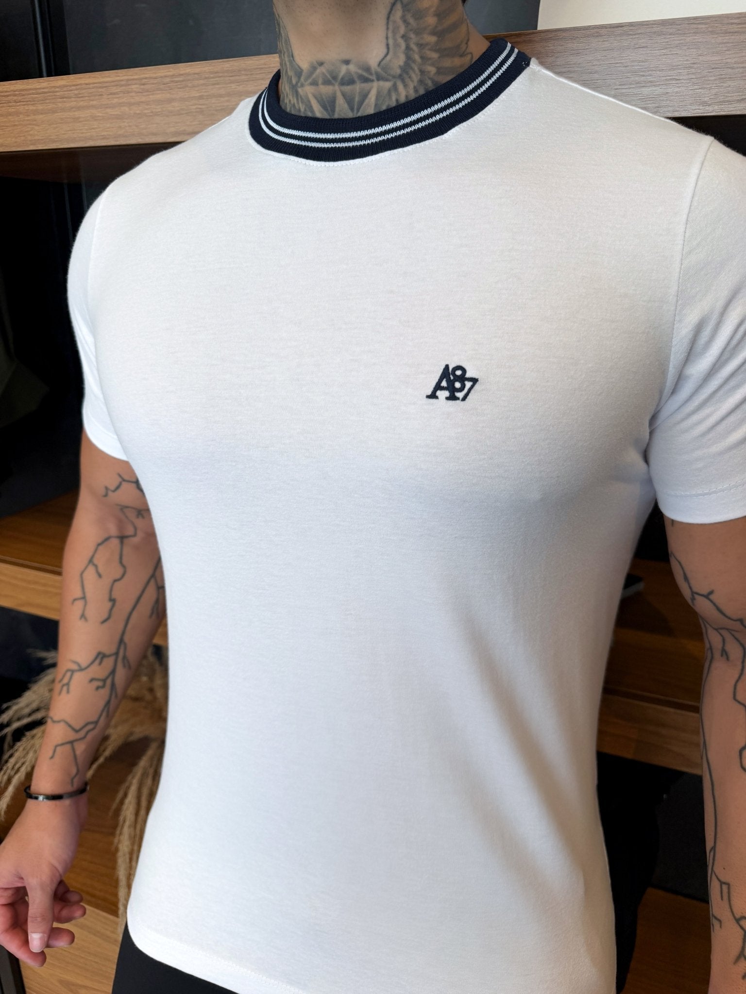 Camiseta Aeropostale Detalhe Gola - Branca Ref: 0161