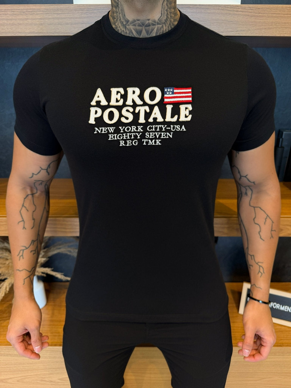 Camiseta Aeropostale Escrita Alto Relevo - Preta Ref: 0133