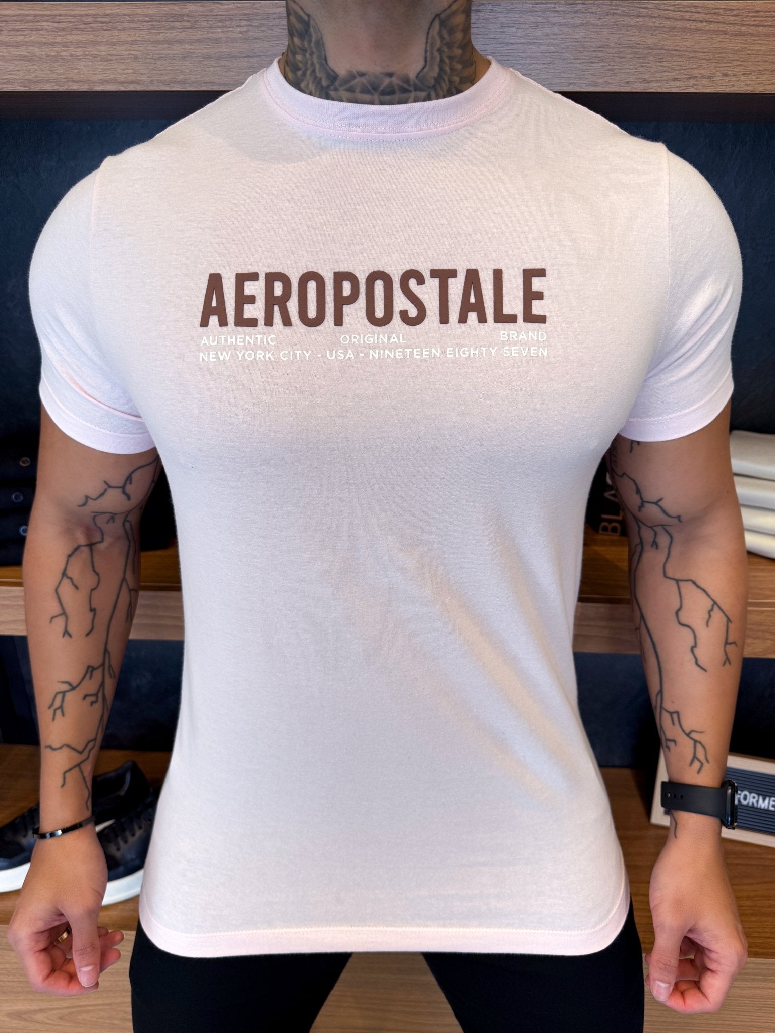 Camiseta Aeropostale Escrita Central - Rosa Claro