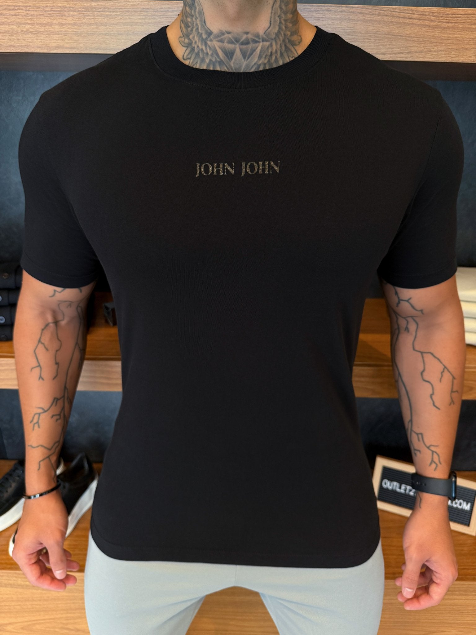 Camiseta John John Over - Preta