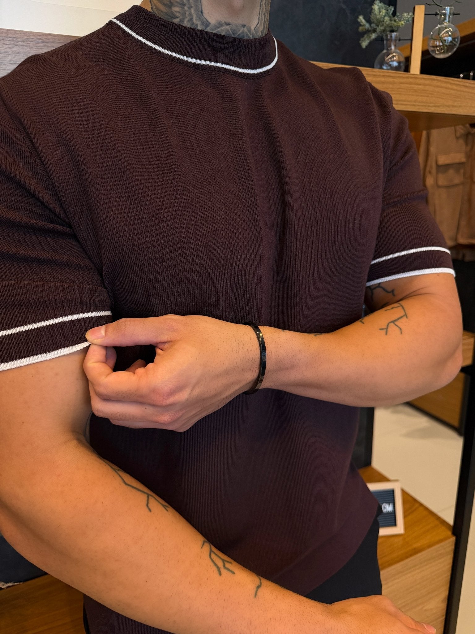 Camiseta Milano Tricot Detalhe Gola e Manga  - Marrom