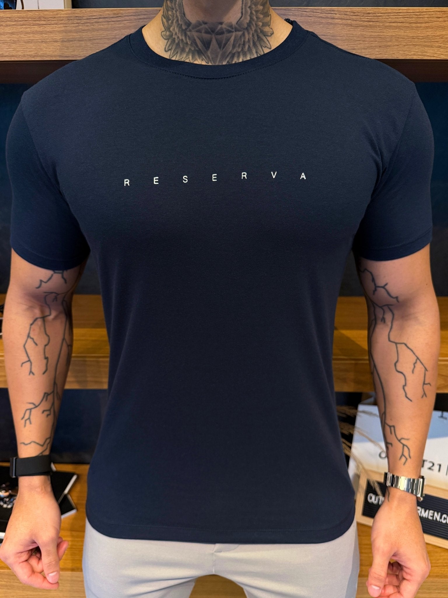 Camiseta Reserva Escrita Central Prata - Marinho