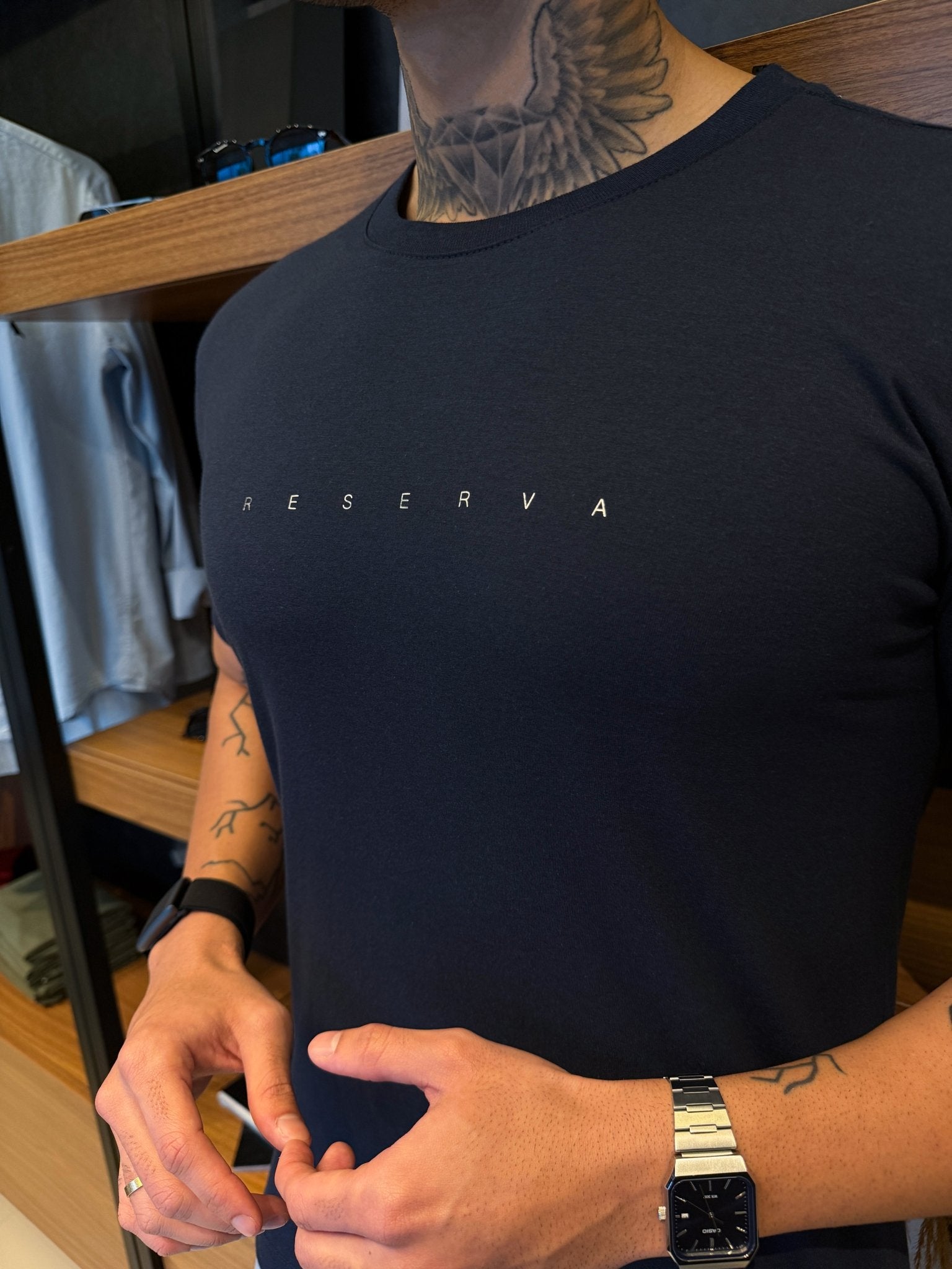 Camiseta Reserva Escrita Central Prata - Marinho