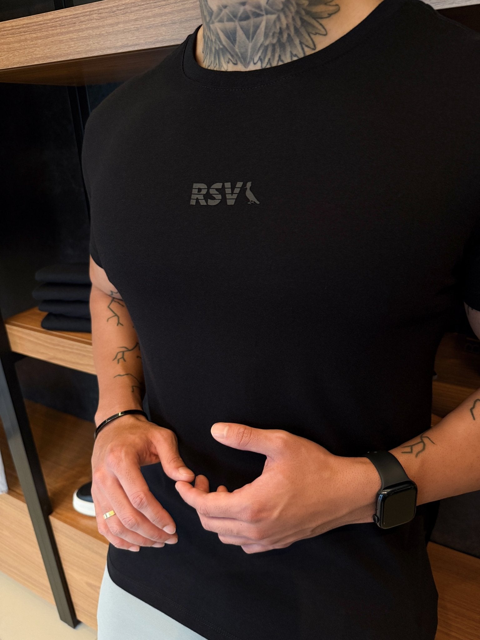 Camiseta Reserva Logo Central - Preta