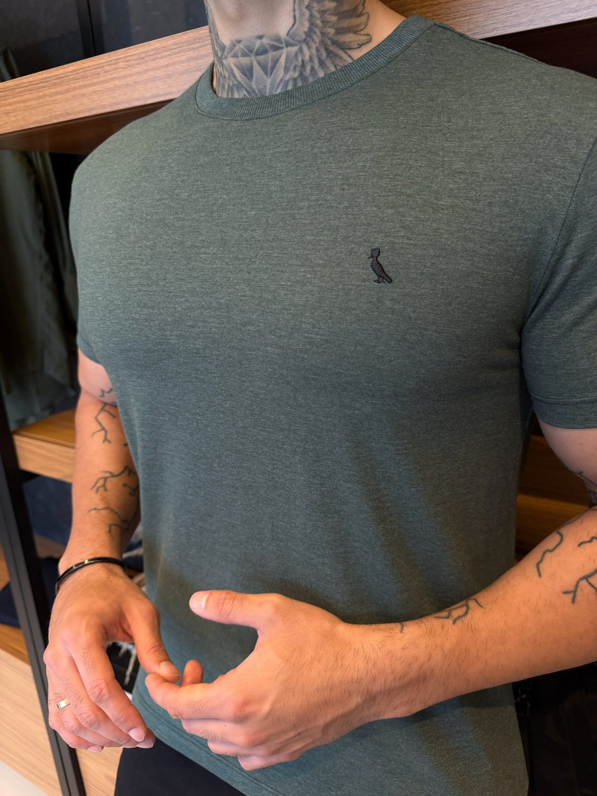 Camiseta Reserva Paris Logo Peito Preto - Militar