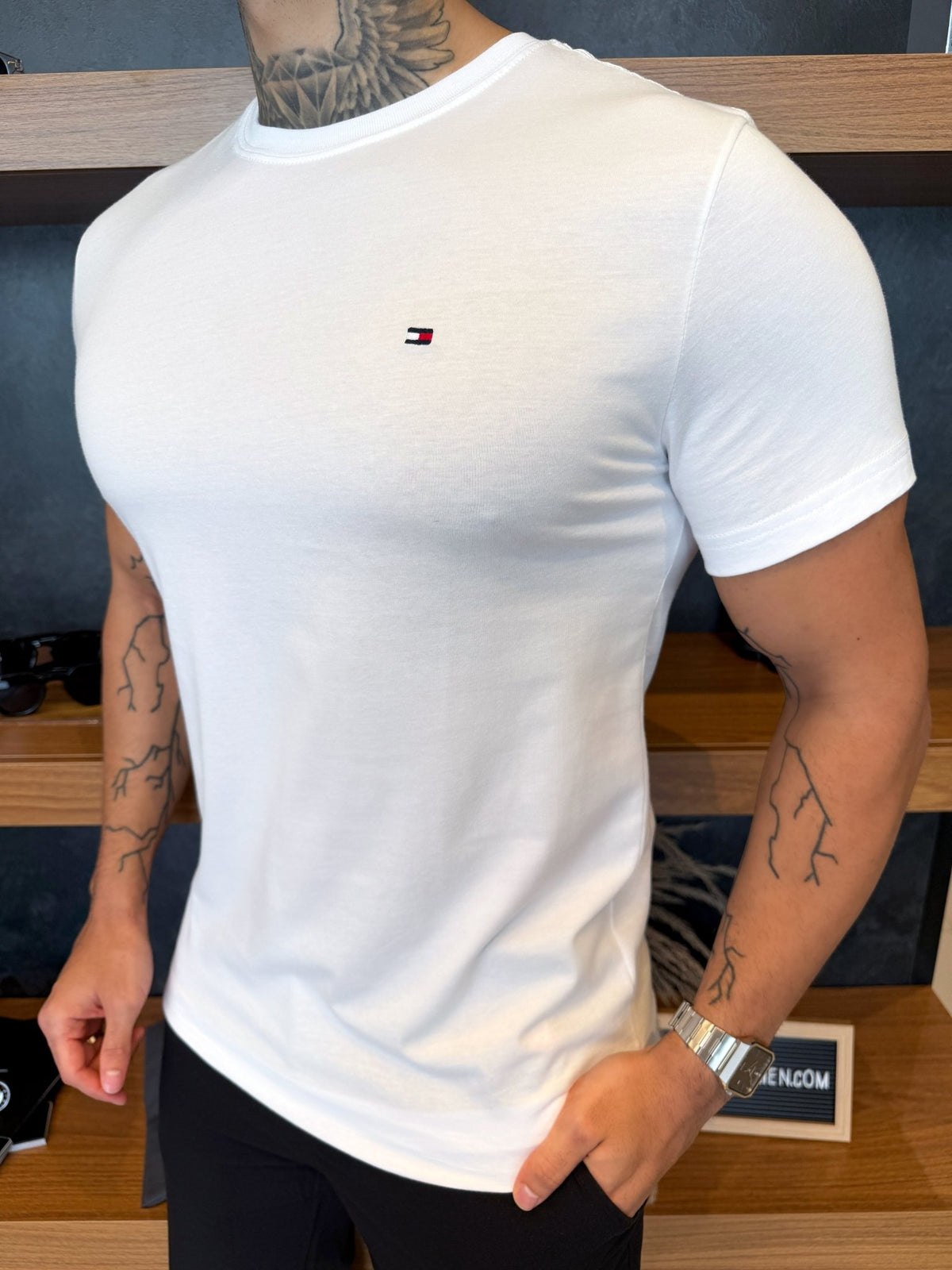 Camiseta Tommy Hilfiger Essential Regular Fit - Branca
