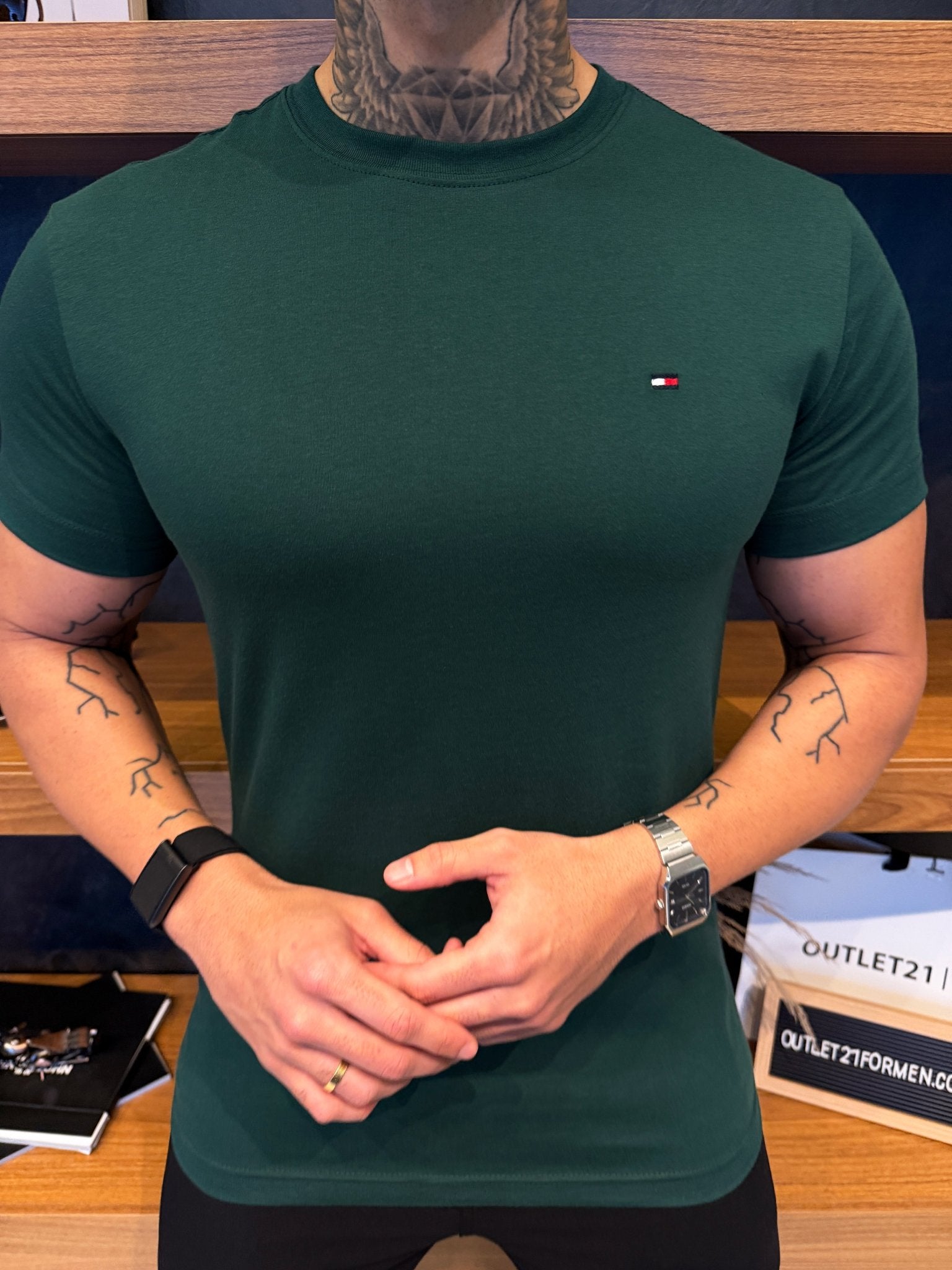 Camiseta Tommy Hilfiger Essential Regular Fit - Verde Escuro