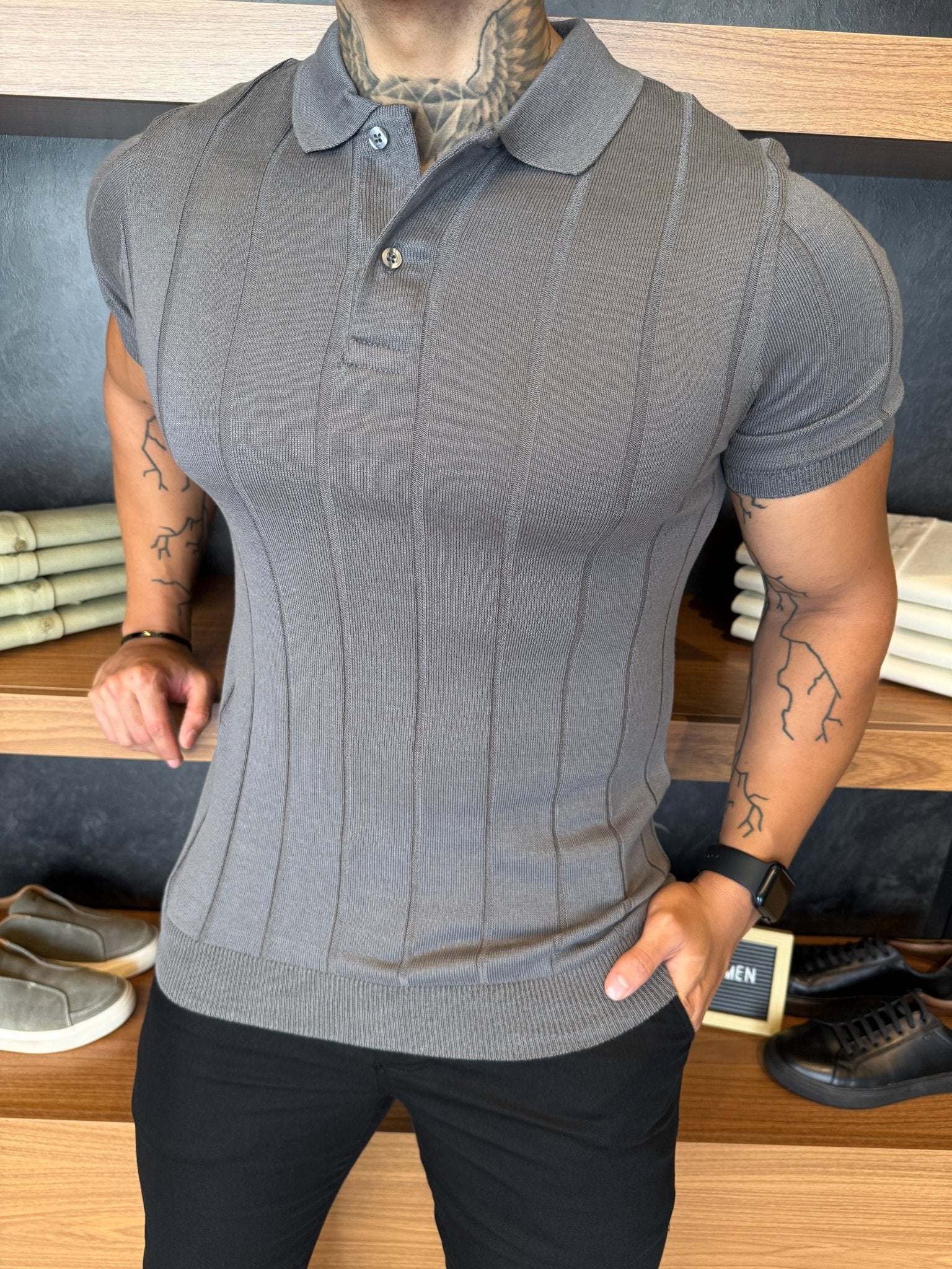 Polo Rivier Tricot Chumbo Listras Minimalista
