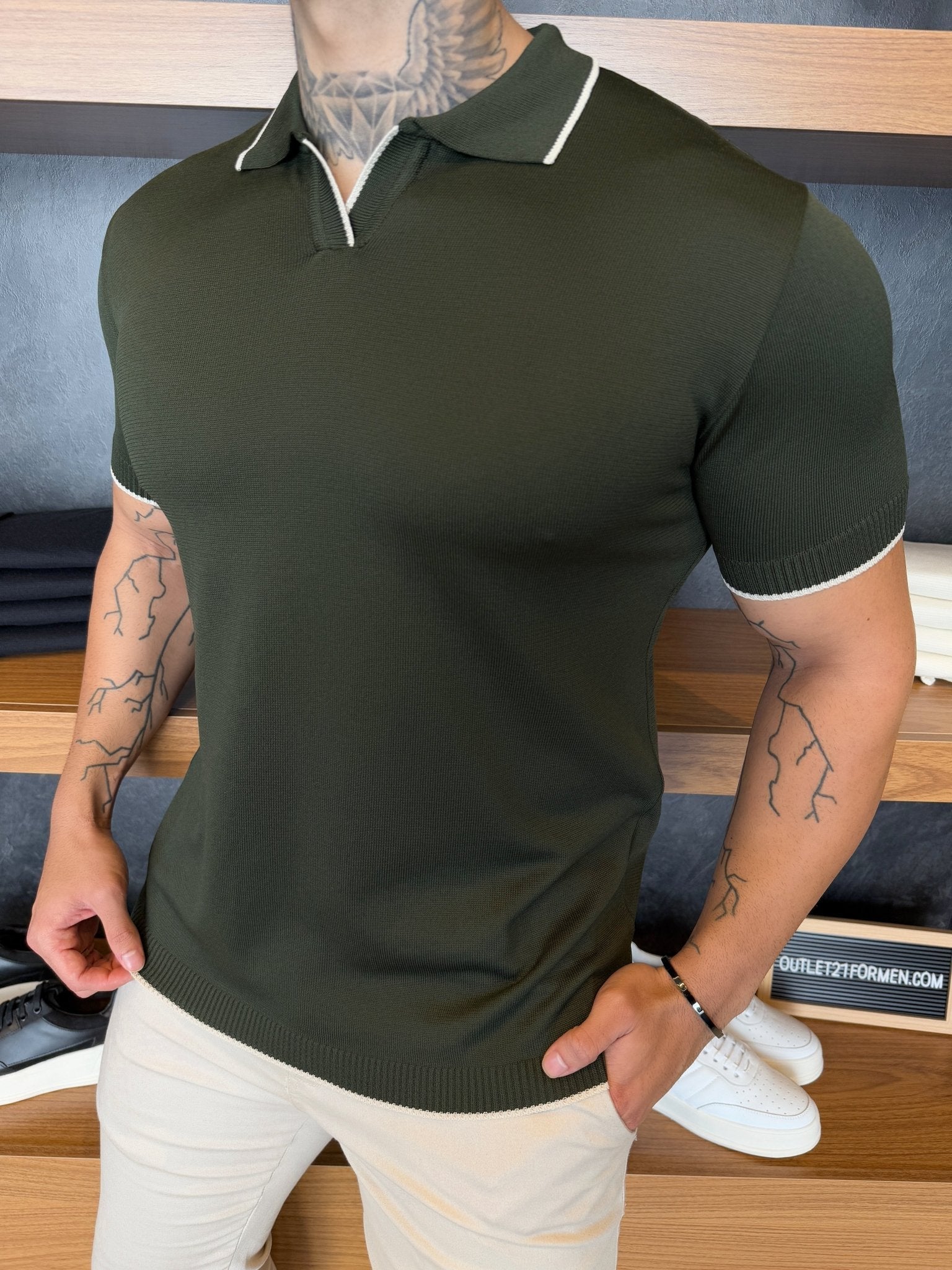 Polo Siena Tricot Detalhe na Gola e Manga - Militar